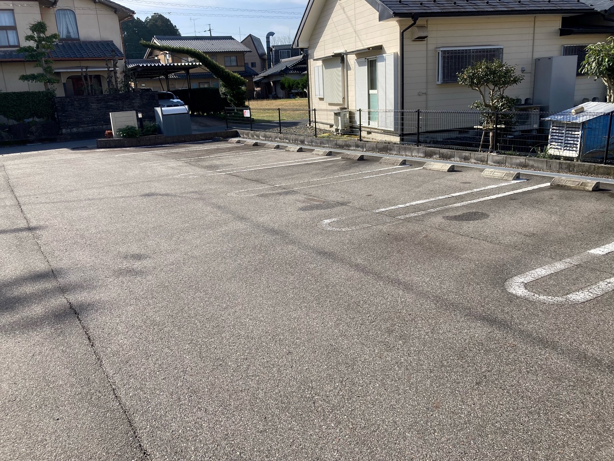 岐阜県可児郡御嵩町　アパート　駐車場　ライン引き