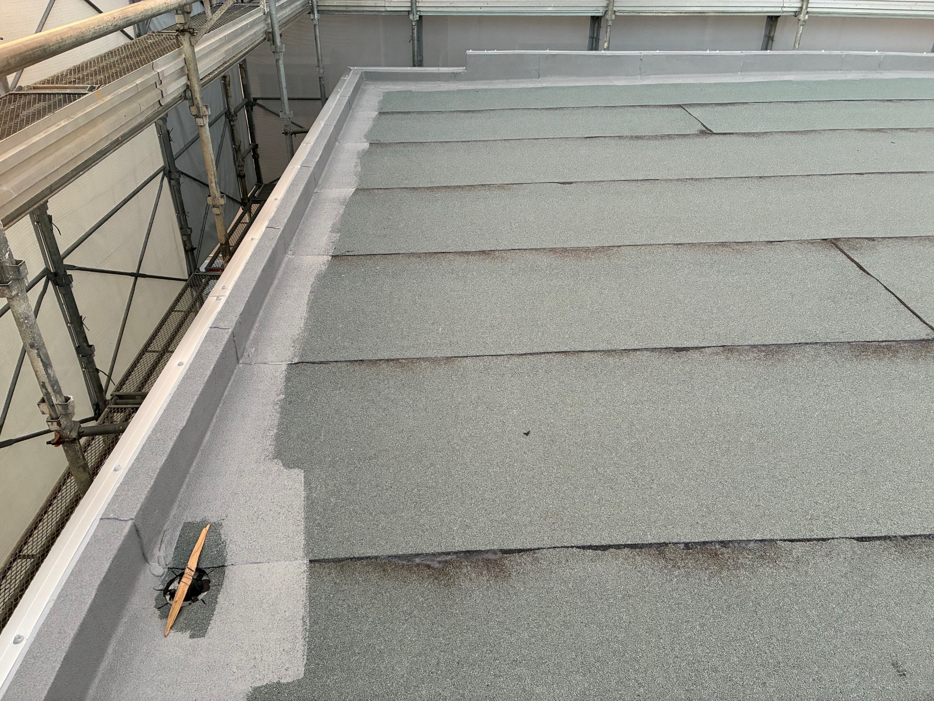 愛知県岩倉市　マンション　新築工事　屋上　改質アスファルト防水