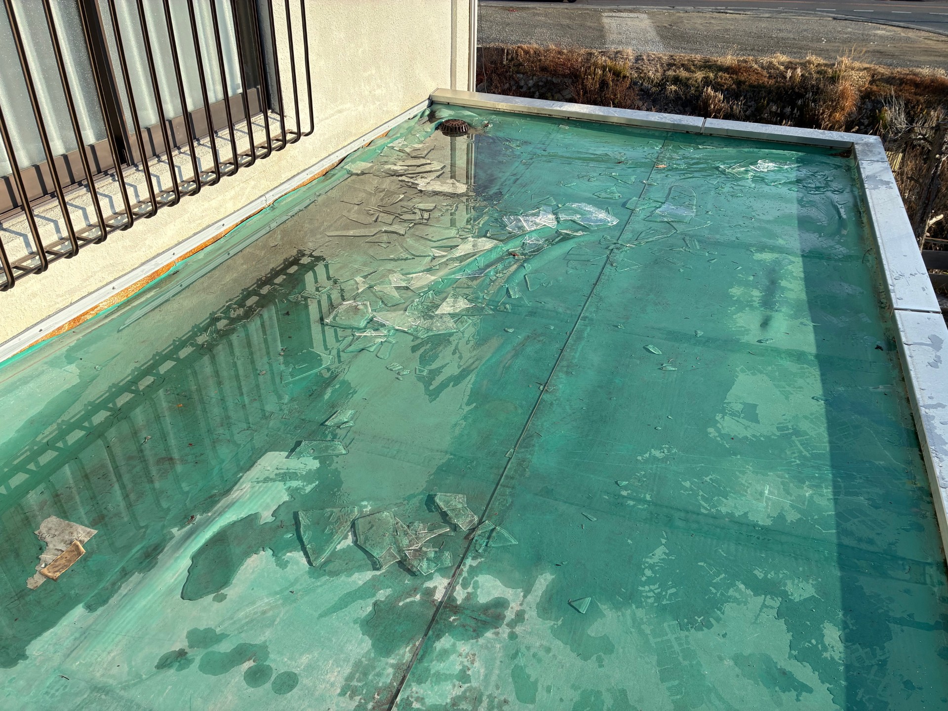 岐阜県多治見市　庇　ウレタン塗膜防水