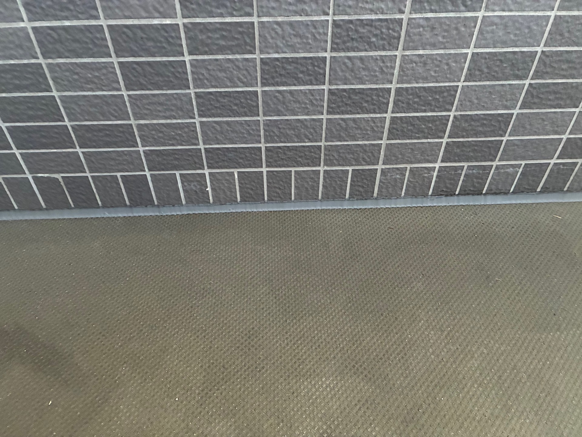 岐阜県多治見市　長尺シート　端末シーリング工事