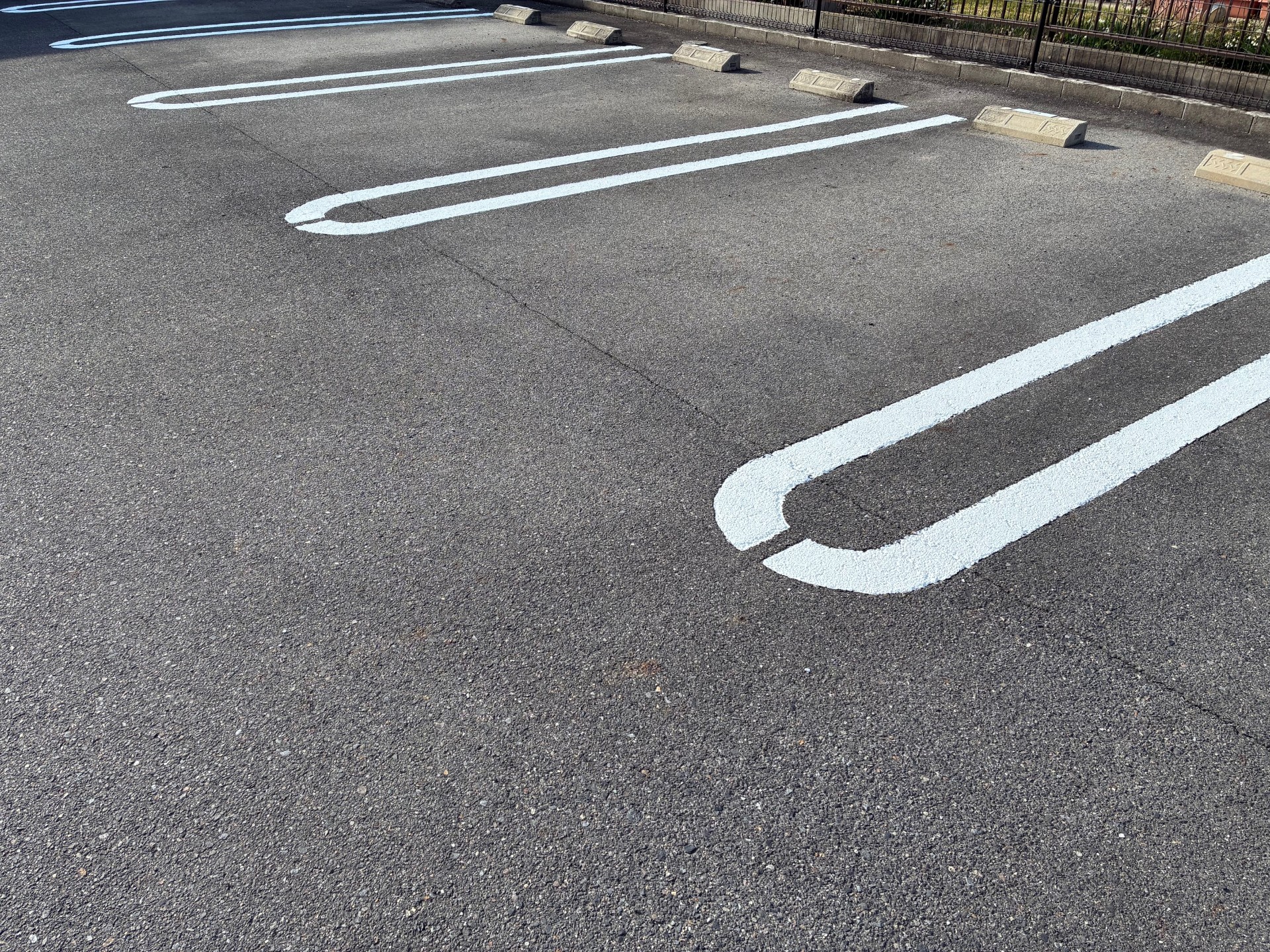 岐阜県可児市　駐車場　ライン引き