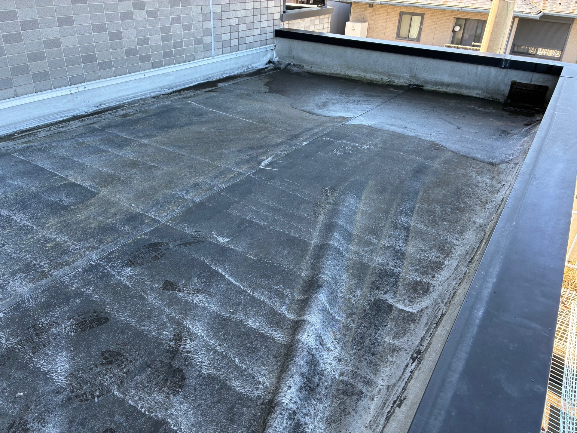 岐阜県岐阜市　倉庫屋根　ウレタン塗膜防水