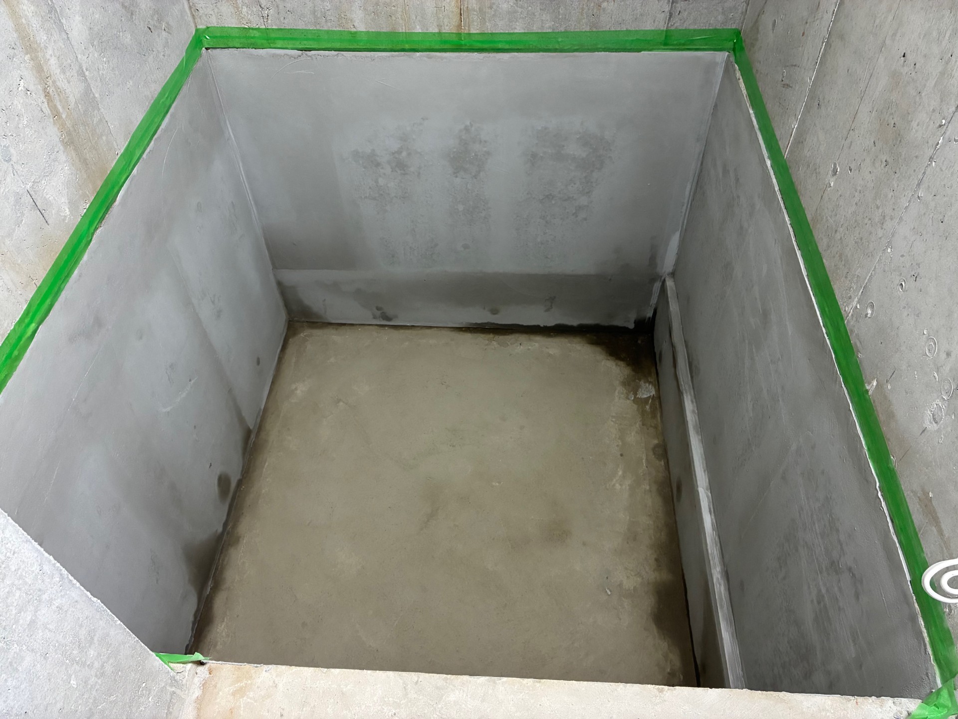 滋賀県守山市　マンション　新築工事　エレベーターピット　パラテックス防水